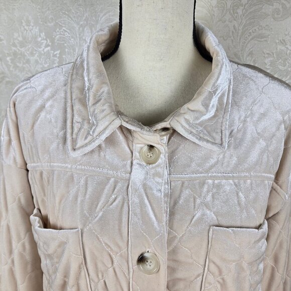 See and Be Seen Size Med Cream Colored Quilted Shacket Button Front NWT - Picture 2 of 16